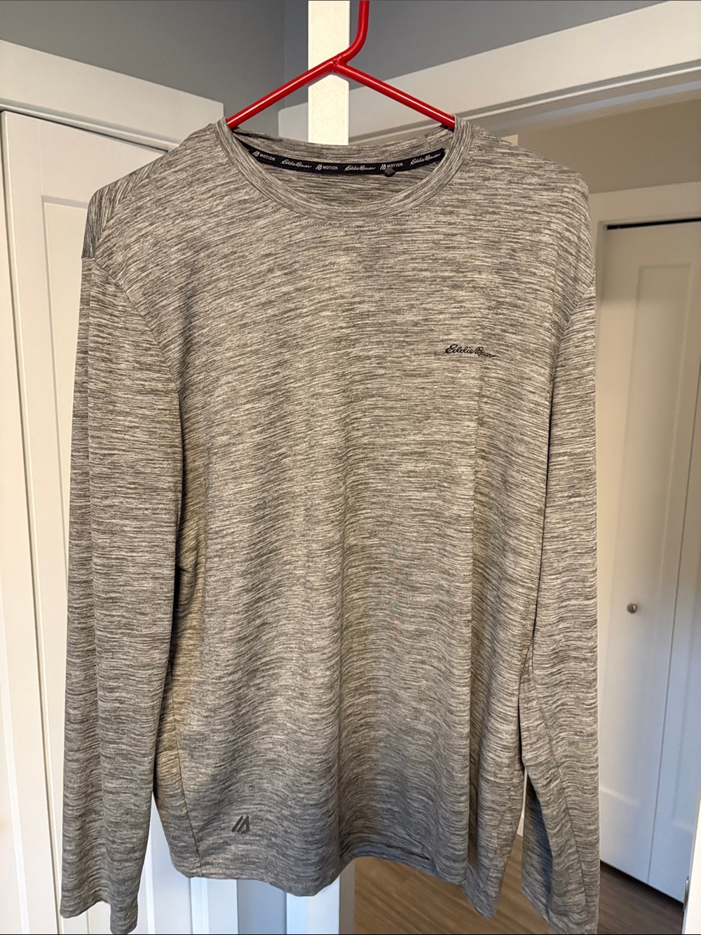 Eddie Bauer Men's Heather Light Gray Long-Sleeve Crew